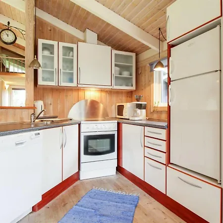 Holiday home Danika - 800m From The Sea In Ne Jutland By Interhome