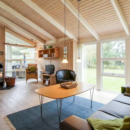 Danika - 800m From The Sea By Interhome Hals