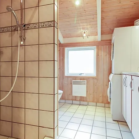 Danika - 800m From The Sea By Interhome *