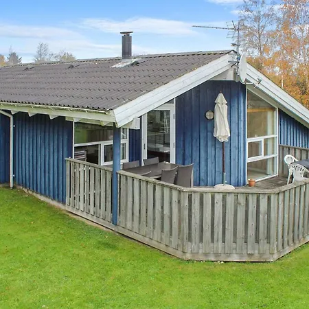 Danika - 800m From The Sea By Interhome * Hals